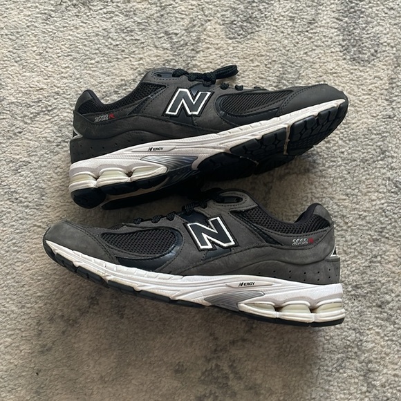 New Balance 2002r - Picture 2 of 4